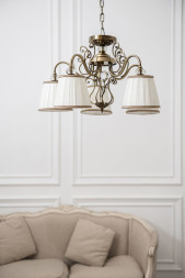 Подвесная люстра Vintage ARM420-05-R Maytoni